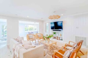 Spacious central living room