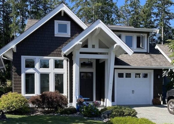 Qualicum Landing Paradise