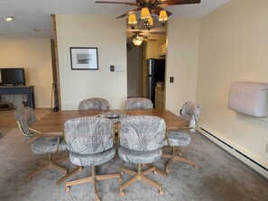 Dining area for 6