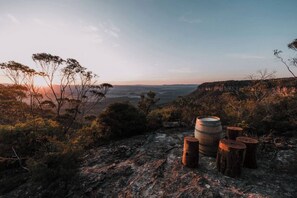 Private, world class lookouts over the Kanimbla Valley. 