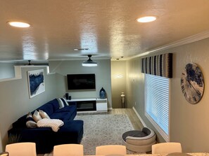 Living Room w/ Fireplace/TV
