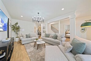 Coastal Cove - New Vacation Rental House with Private Pool and Game Room Near Crystal Beach in Destin, Florida - Five Star Properties Destin/30A