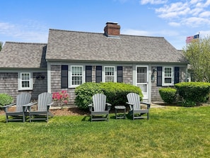 Welcome to Cottage 27 - Compass Rose