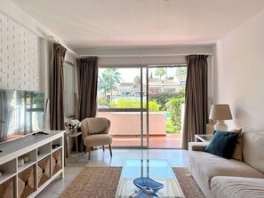 Living room (4)