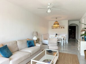 Living room (3)