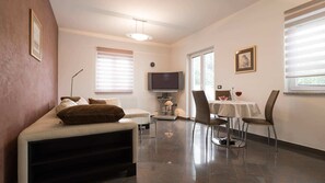 Living room 3
