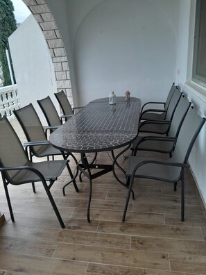 Outdoor dining