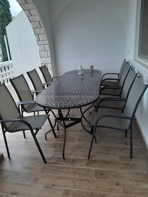 Outdoor dining