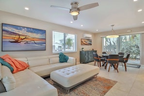 1st floor living, dining room