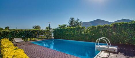 Holiday Home Swimming Pool