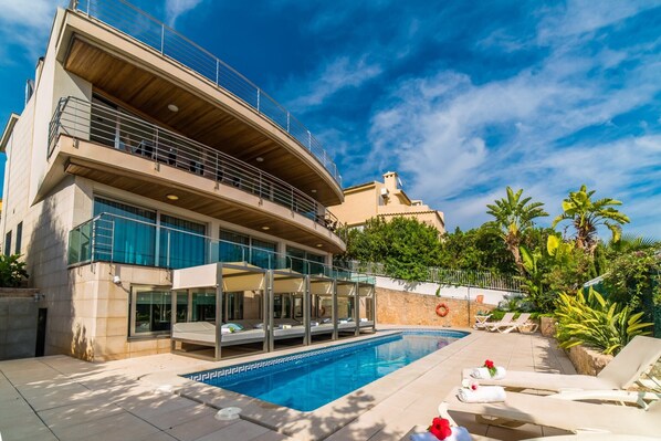 Holiday Home Exterior [summer]