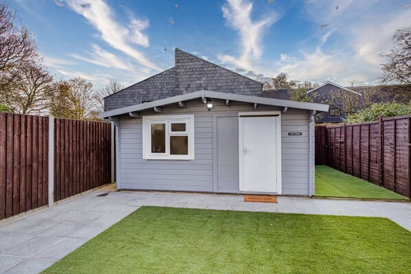 The luxury studio and relaxing front and side garden