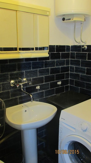 bathroom a2
