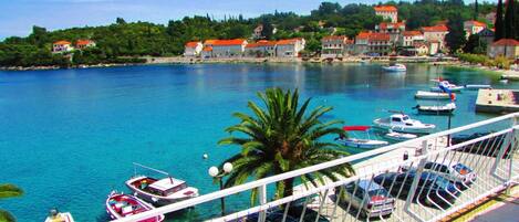 Racisce bay