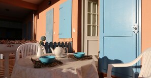 Outdoor dining