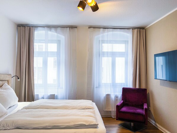 Doppelbett inkl Sessel 