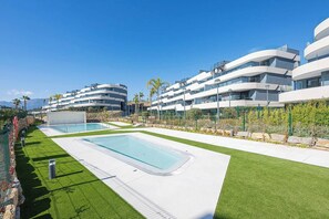 Private parking, pools, spa, and fully equipped gym.