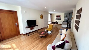 Living Area (4)