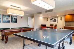 Spielezimmer