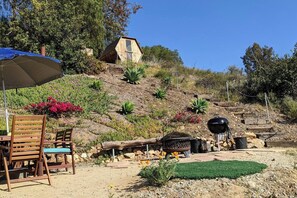 Have your morning cup of coffee or evening wine on the private patio or grill out on the BBQ