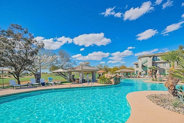 Endless summer by the pool.