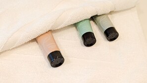 Complimentary toiletries include body wash, lotion & conditioner.