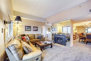 Living Room | Full Sleeper Sofa | Fireplace | Single-Story Unit