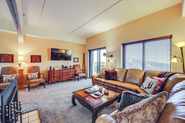 Sugar Mountain Vacation Rental | 2BR | 2BA | Step-Free Access | 988 Sq Ft