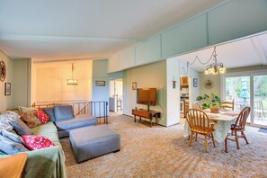 Living Room | Smart TV | Upper Level