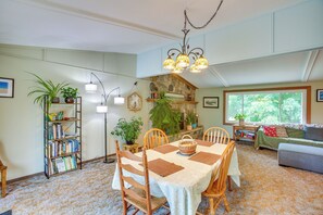 Dining Area | Books | Free WiFi | Deck Access