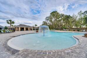 Horse Creek at Crosswinds | Community Amenities | Outdoor Pool