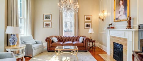 Natchez Vacation Rental | 2BR | 2BA | 1,400 Sq Ft | Steps Required to Enter