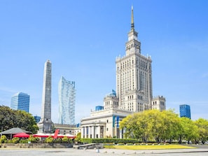 Ciel, Jour, Ville, Bâtiment, Zone Urbaine, Skyscraper, La Tour, Zone Métropolitaine, Point De Repère, Espace Public