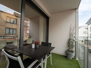 Zone Résidentielle, Architecture, Appartement, Design Intérieur, Sol, Domicile, Balcon, Condominium, Ombre, Verre