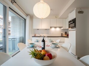 Meubles, Design Intérieur, Luminaire, Sol, Mur, Plafond, Bois, Cuisine, Sol, Comptoir