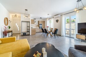 Living room 3