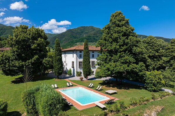 Garden, Outdoor, Pool