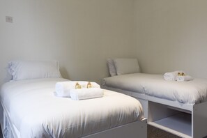 2 Single Beds