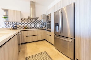 Everything you need to cook up a storm in the full equipped kitchen.