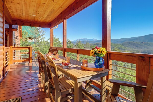 Sevierville Vacation Rental | 3BR | 4BA | Stairs Required | 2,900 Sq Ft