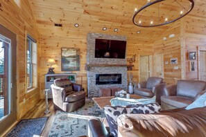 Living Room | Central A/C | Free WiFi | Main Level