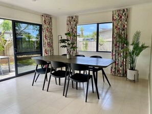 Dining Table Seating For 8