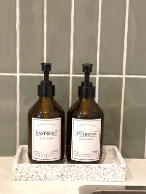 Bathroom amenities