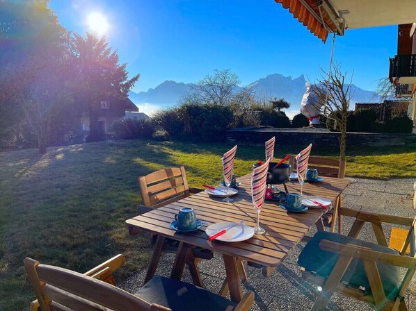 Outdoor dining