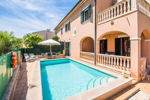 Außenseite Ferienhaus [Sommer]
