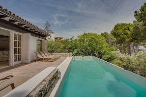 Außenseite Ferienhaus [Sommer]