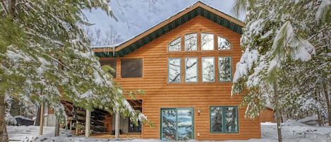 Back of the home facing the lake