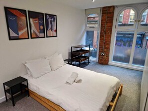 We provide fresh linen and towels for every guest