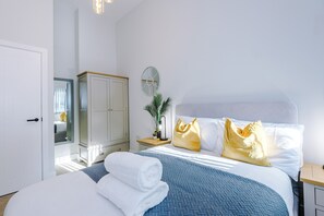 Living Room / Lounge