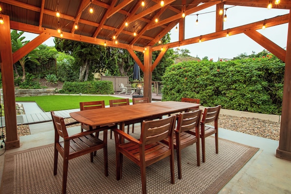 Outdoor dining